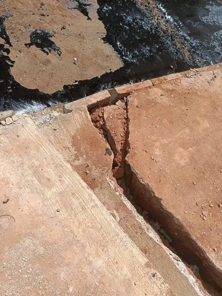 Is this the quality we get for ₦14 Billion? The Lagere-Ooni's Palace project is looking less like 'development' and more like an election-year scam. Between Obalufe and Tina Bookshop, the Adeleke administration is trading our safety for photo-ops. 50\text{mm} walkways?