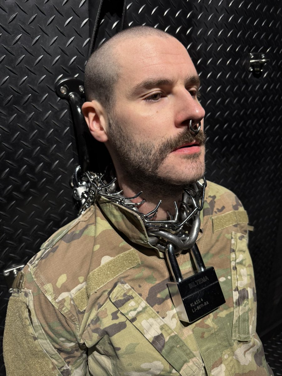 BondageUniforms tweet media