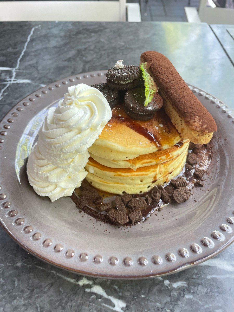 Alifazizi534's tweet image. Sunday = homemade pancakes + board games + messy hair cuddles. Slow mornings u003e rush any day  #FamilyTime #SlowLiving