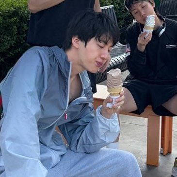 HamHam Jin 🍎 tweet media