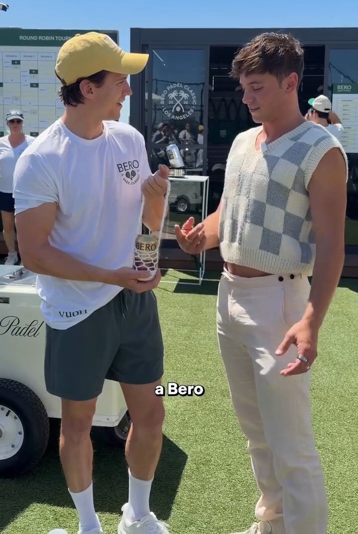 celebsbyseb's tweet photo. Tom² 😗 https://t.co/webhcLtdkh