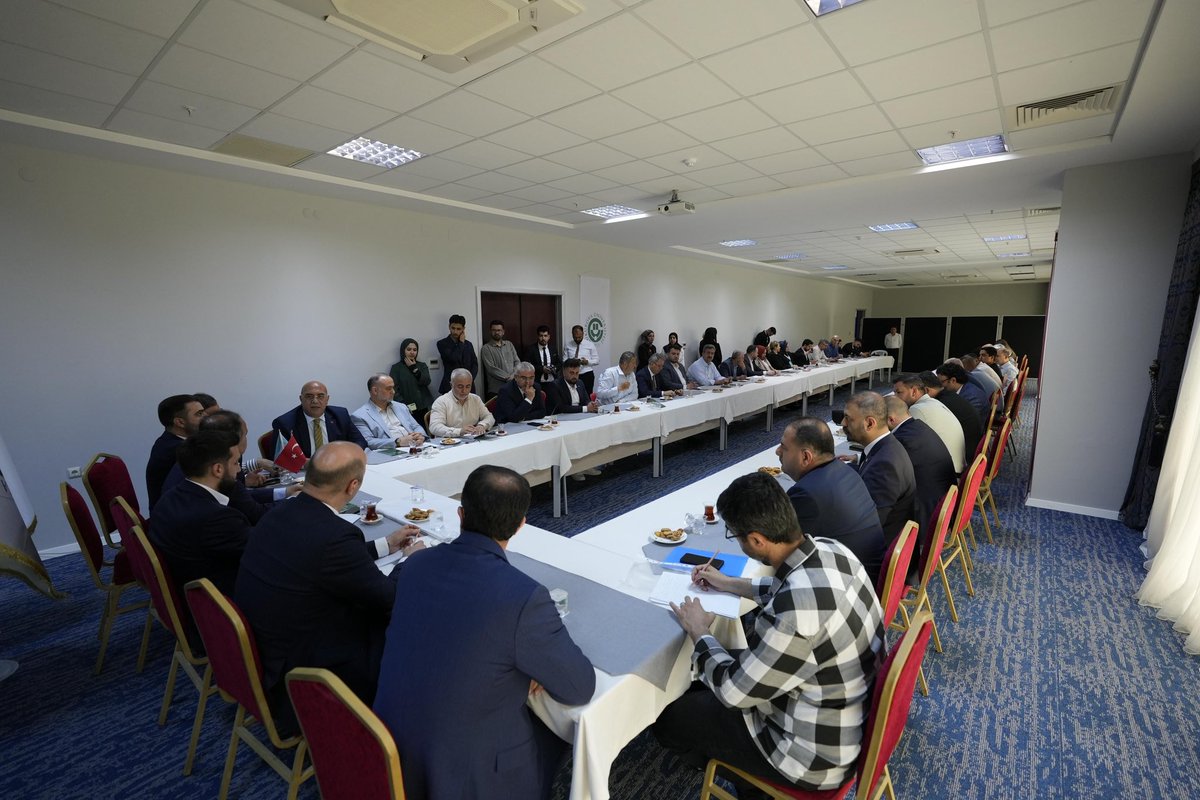 ibrahim_besinci's tweet photo. 📍 Adana | EDEP Toplantısı

Gençliğin yarınlarına katkı sunmak için sahada emek veren STK temsilcilerimizle buluştuk. 🙌🏻

Gerçekleştirdiğimiz toplantıda projelerimizi değerlendirdik, yol haritamızı birlikte şekillendirdik.💪🏼 https://t.co/kXwXaq4P7p