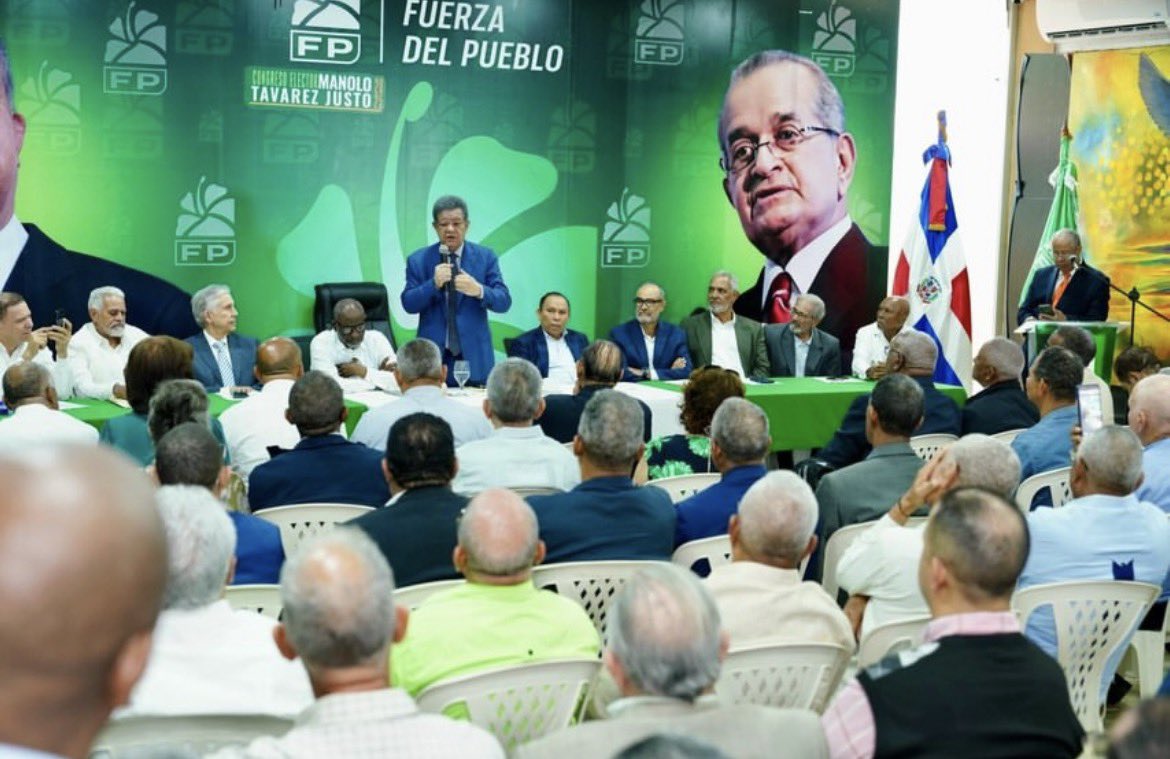IngDSeverino's tweet photo. Gracias al presidente Leonel Fernández por recibir a su equipo agropecuario que lo llevará al poder en el 2028.

Fuerza Agropecuaria junto al Subgabinete Agropecuario de la Fuerza del Pueblo. https://t.co/yv1V9mGT3m