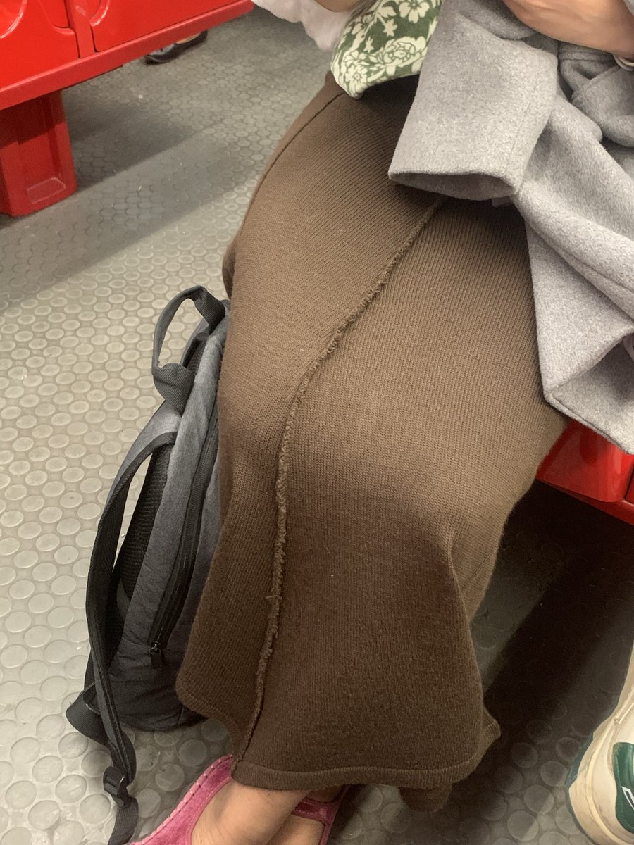 Selvagens do caralho. Capaz de chegar a casa e pôr a mochila em cima do sofá ou, pior, da cama