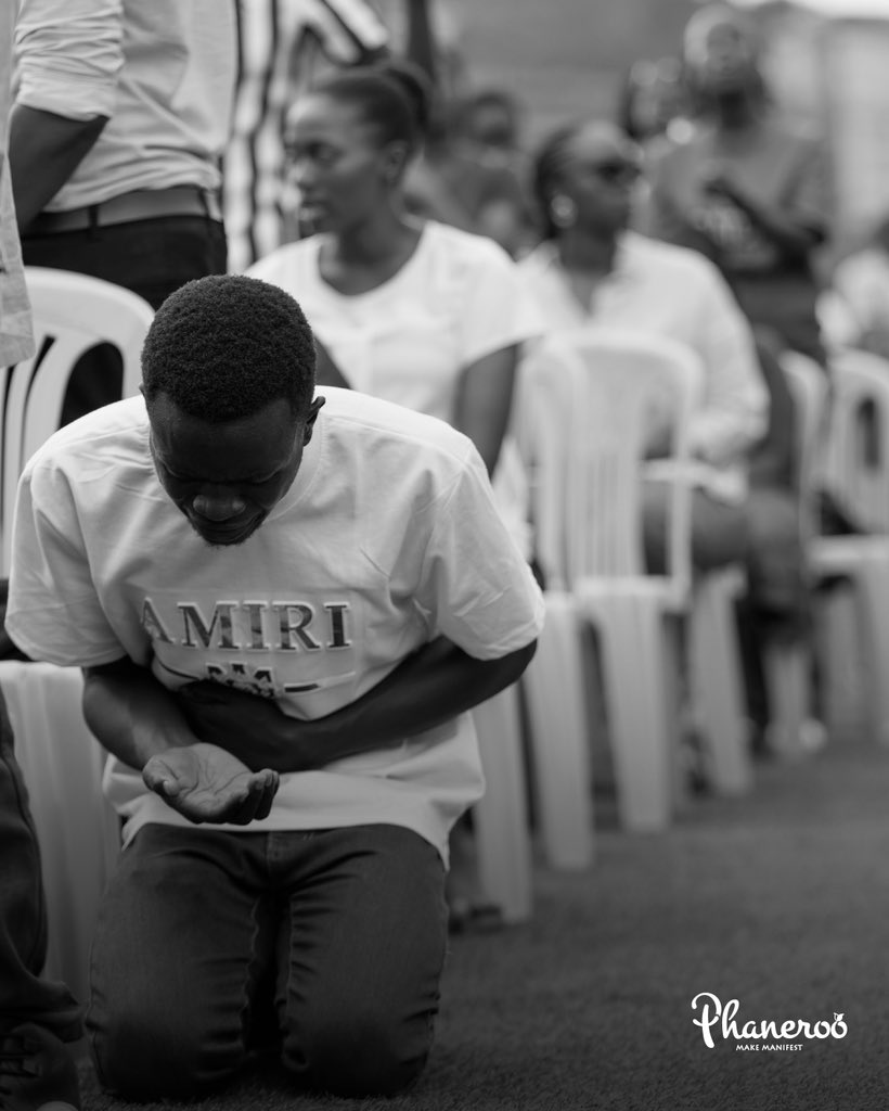 Phanerookampala's tweet image. When the GLORY comes, there are no words to say. We worship You, oh Lord!

bit.ly/Phaneroo580

#Worship 
#Phaneroo | #LiveNow