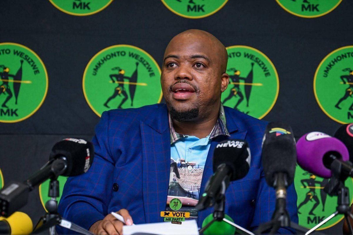 AzilileOnce's tweet image. LIHAMBILE IZWE LIHAMBILE
VUKA MUNTU OMNYAMA VUKA

Jikijela Mkhonto Jikijela
Sivikele Mkhonto Sivikele
Thatha Zonke Mkhonto Thatha Zonke
Gwaza Mkhonto Gwaza 💚💚
@MkhontoweSizwex @InfoGuy_ @sbu_sbuda90174 @ChrisExcel102

This is the Party I will be voting for... come #Electionday