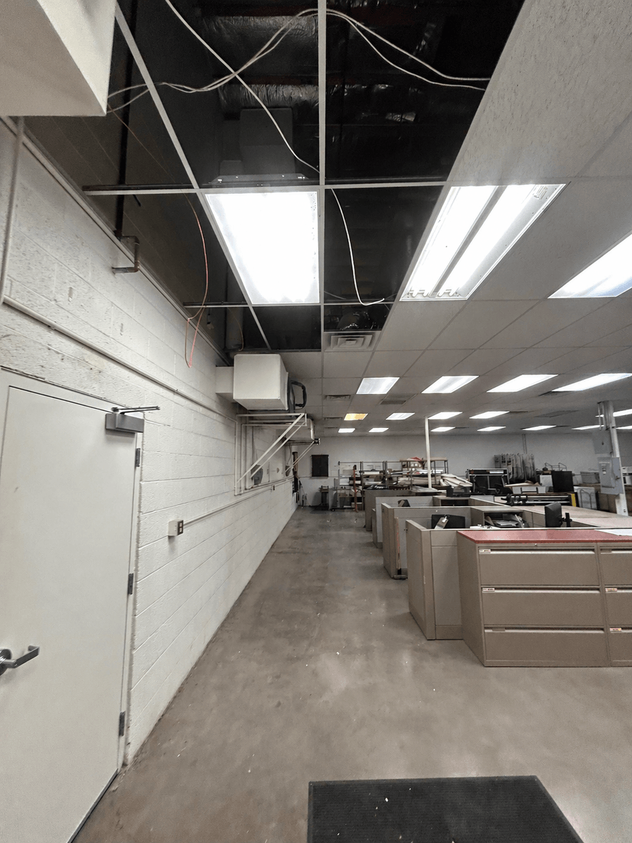 CompleteFleming's tweet photo. Even GCs don’t avoid disruption—we just see both sides.

Our HVAC units failed. Now it’s a 3-unit replacement in 3 days while managing the chaos ourselves.

Good crews. Proactive supers. Strong trades.

That’s how projects stay on track.

#HVACReplacement https://t.co/kTEXsWwNkT