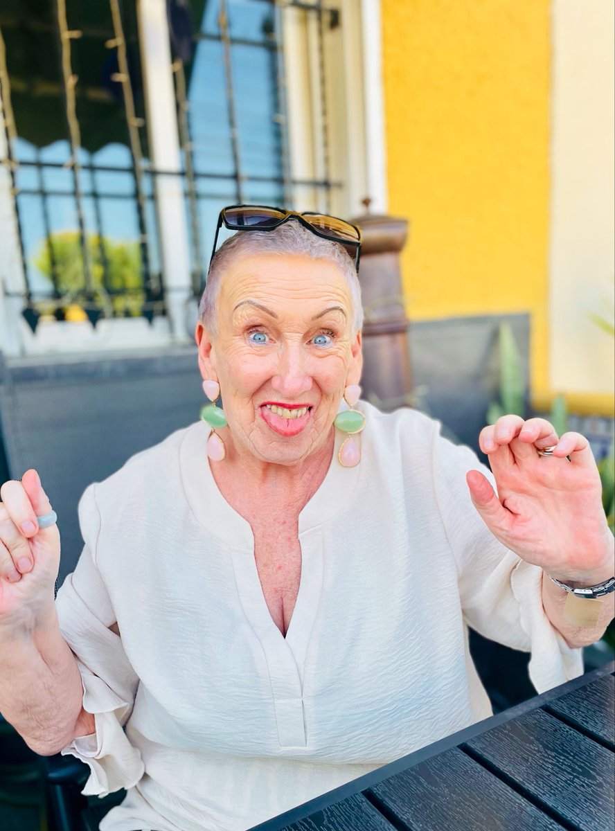 CathyMac 🥂 tweet media
