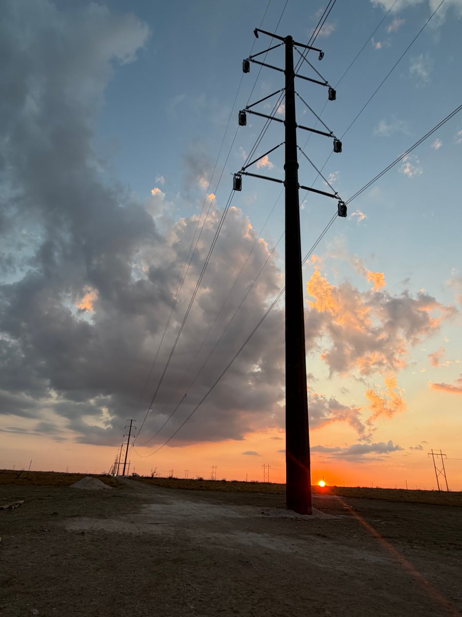 IrbyConst's tweet photo. This month's top photo belongs to Brian Favre, Regional Safety Manager, who brought Job 3737 to life with a truly beautiful shot.
#IrbyConstruction #AbsolutePerformance #WeAreQuanta #IrbyPicsContest @Quanta_Services https://t.co/QnrTqcetcg