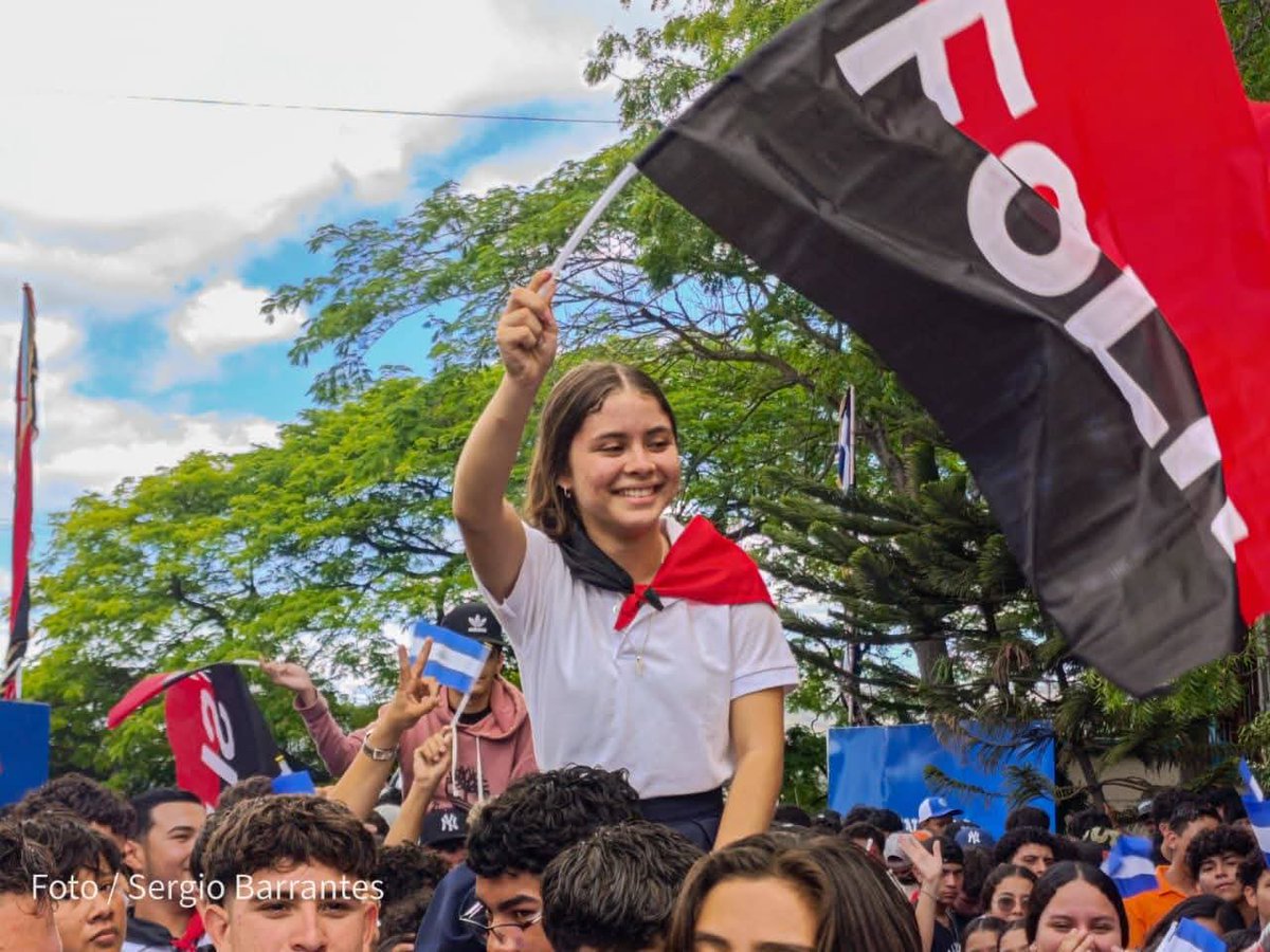Símbolo Revolucionario ✊ tweet media
