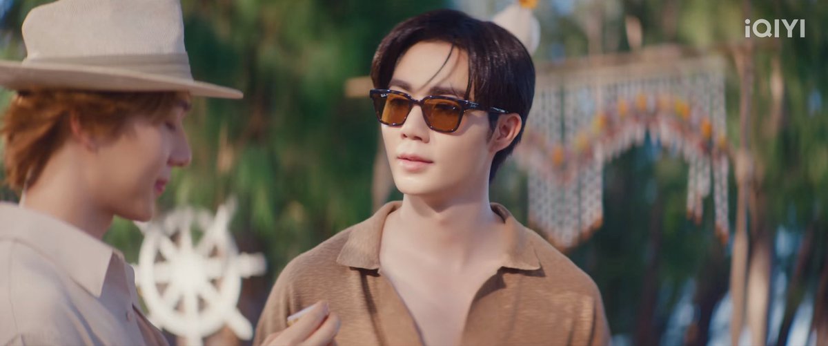ระหว่างรอมนต์รักก็ดูข้่ามฟ้าวนไปรอบที่ n

#ZeeNuNew