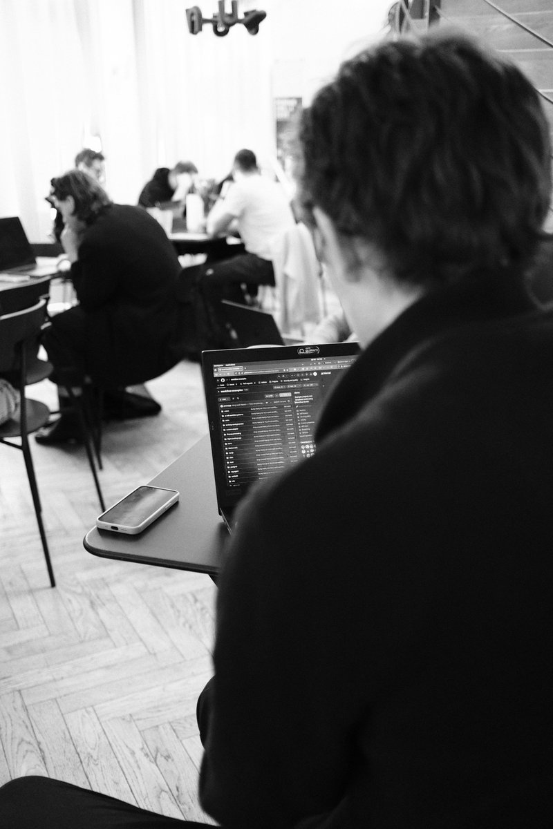 React Prague tweet media