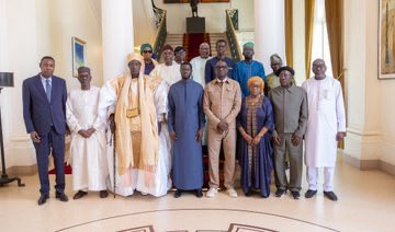 Africa_univers's tweet image. #Sénégal Le Chef de l’État Bassirou Diomaye Faye a reçu les Ambassadeurs de la paix, venus présenter leurs actions en faveur de la cohésion nationale et de la prévention des tensions. Le dialogue est réaffirmé comme un pilier central de sa gouvernance.
#Paix #CohésionNationale