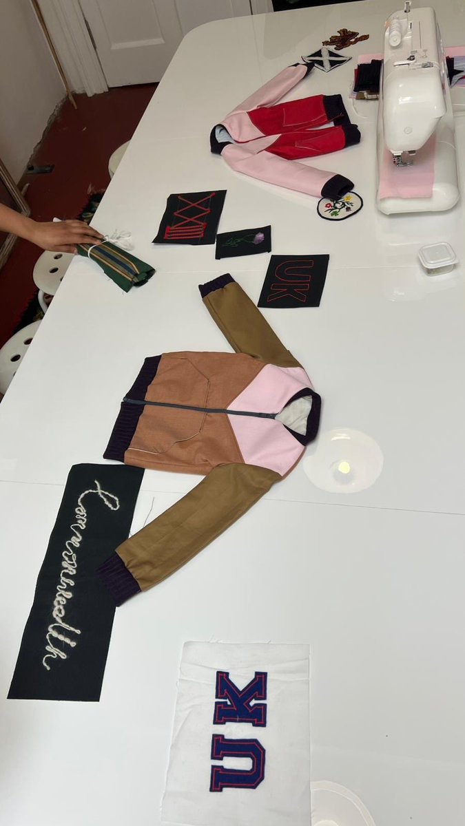 StAndrewsHFTech's tweet photo. This week @MissStewartH took some of our S3 to @Dumfries_House to begin work on an exciting textile project, I can’t wait to see the finished items @KeelanMelissa https://t.co/zTXXyokFfS