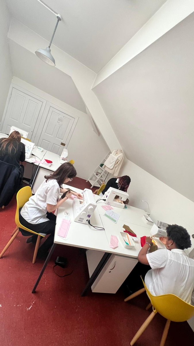 StAndrewsHFTech's tweet photo. This week @MissStewartH took some of our S3 to @Dumfries_House to begin work on an exciting textile project, I can’t wait to see the finished items @KeelanMelissa https://t.co/zTXXyokFfS