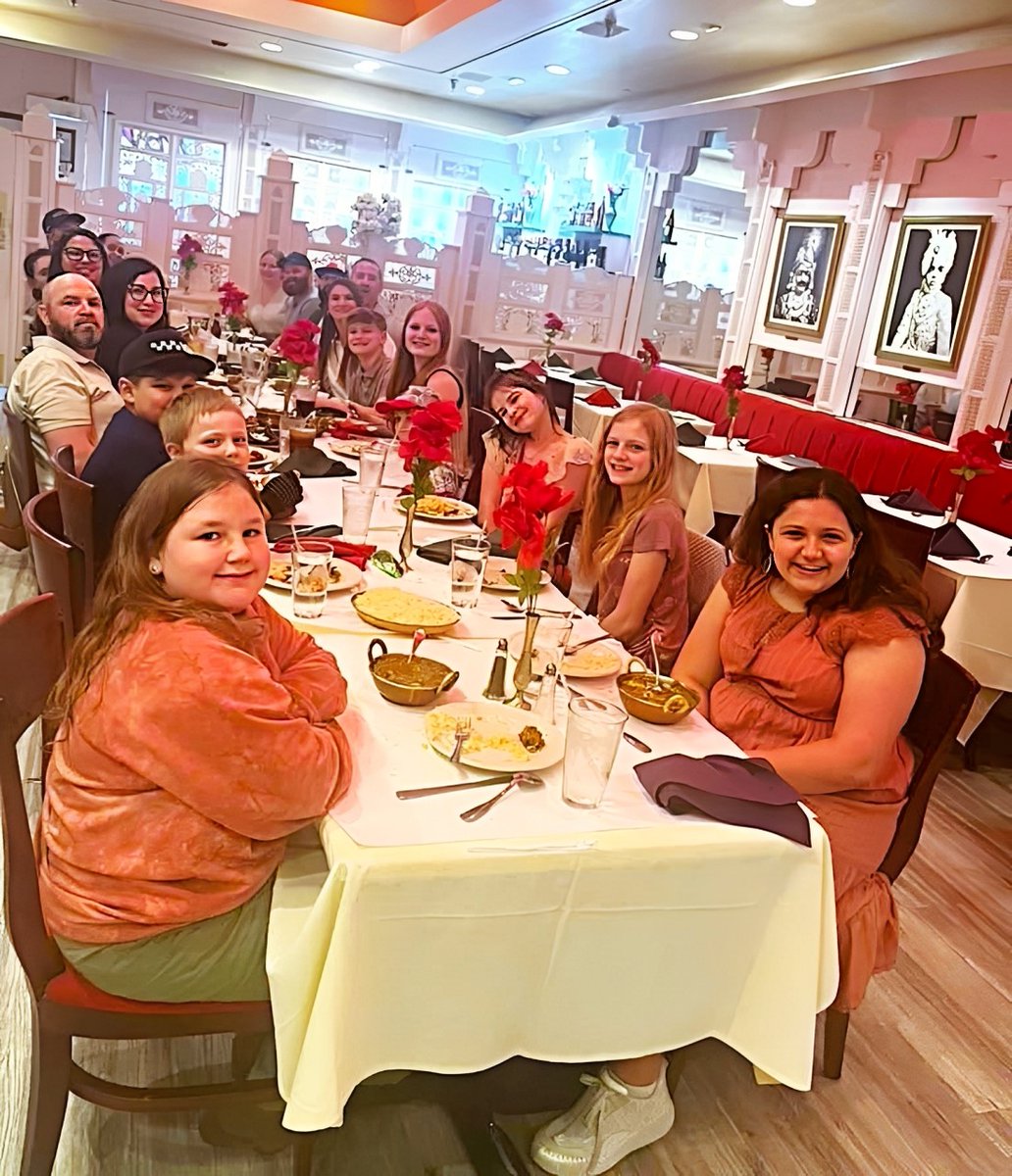 RoyalIndiaNC's tweet image. Celebrate #MothersDay with Royal India 🌸 From #biryani &amp;amp; #samosas to #chicken, #seafood &amp;amp; vegan dishes—something for everyone. Book your table now!

maps.app.goo.gl/UzjSv1tAqTspZx…

#Restaurant #RaleighEats #IndianFood #Dinein #Takeout #Lunch #Dinner #Delivery #RaleighNC #NorthCarolina