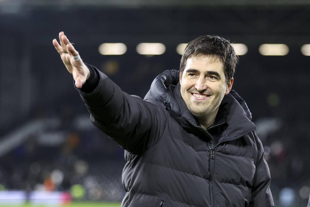 And today I’m hearing names like Andoni Iraola. 😭😂

Well, no doubt he is a good coach.
— Has Premier League experience
— He is currently on a 14-game unbeaten run
— Sitting 7th and just 1 point off a Europa League spot, even though he has lost key players in recent years like