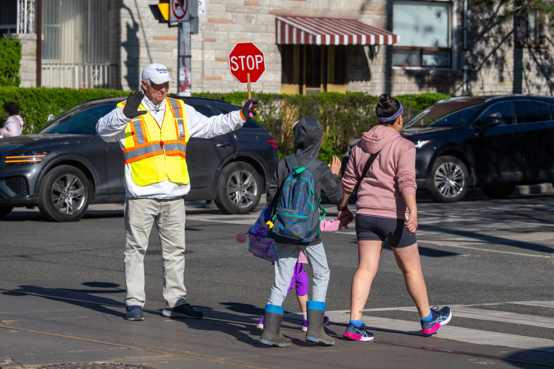 cityoftoronto's tweet image. The City’s #VisionZero program started in 2016 to design safer streets, lower speeds, provide safer crossing opportunities, enhance school safety zones, and protect all road users.

As of 2025, Toronto saw a 50% drop in road deaths compared to 2016.
Read the 2025 Vision Zero