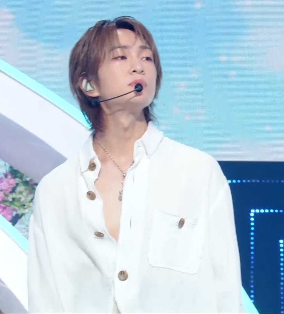 온유 #ONEW #オニュ@SHINee @ONEW_GRIFFIN