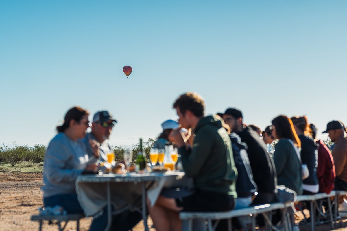 BalloonsAZ's tweet photo. Fun shouldn't just be reserved for weekends...

We fly 7 days a week, and think you deserve a weekday adventure! 🎈

Take $35 per person off of balloon rides booked Monday - Thursday with promo code WEEKDAYFUN 🤑

Book your weekday ride at https://t.co/wQLyKesFHR 🔗 https://t.co/QaIuj6Fzz3