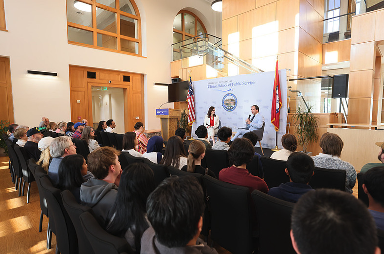 ClintonSchool's tweet image. We were honored to host Ambassador David Fernández Puyana of @UPEACE for a vital look at the intersection of peacebuilding and public service leadership. 🕊️🏛️

Watch the full conversation here: youtube.com/watch?v=BUxWlo…

#ClintonSchool #PublicService #Peacebuilding #UPEACE