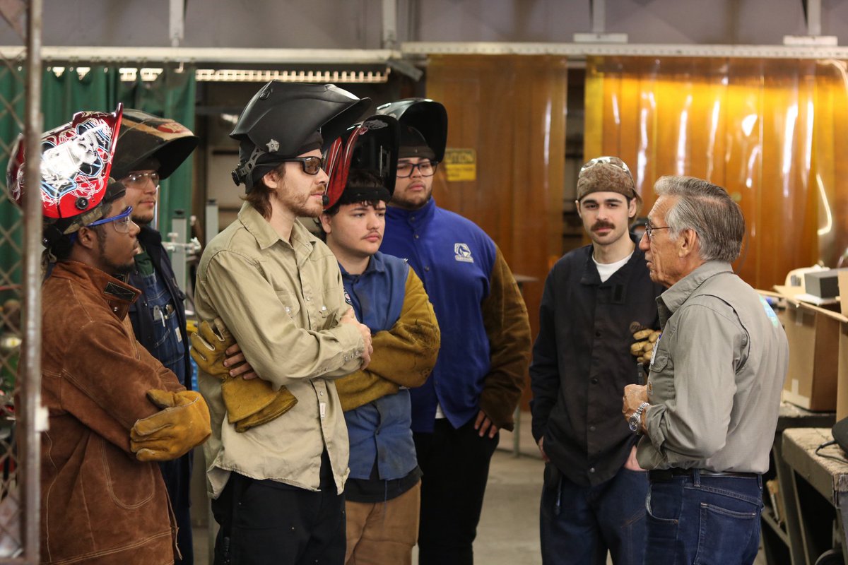 MlecTech's tweet image. Flipping the script 🔄 Students take the lead at our Reverse Career Fair—showcasing skills, goals, and future-ready talent. #FutureReady #ReverseCareerFair