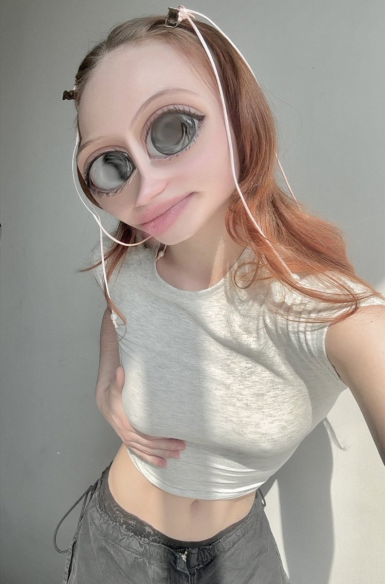 𝒸𝒽𝓁𝑜𝑒𝑒𝑒 tweet media