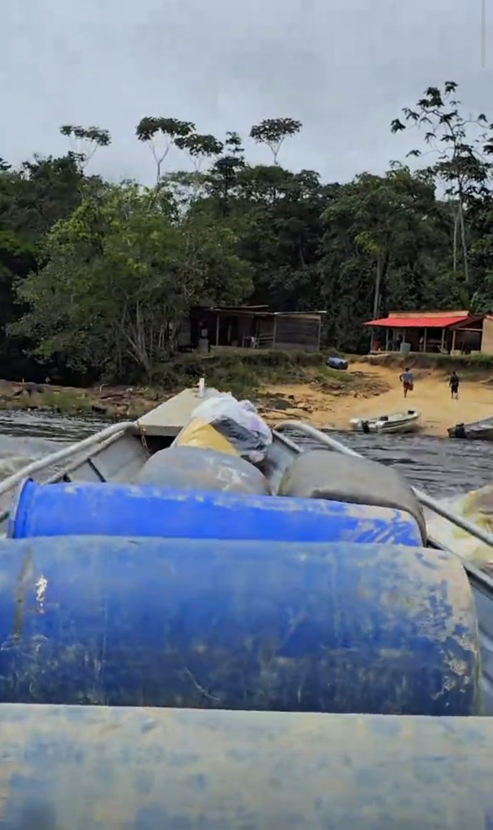 #TBT cuando conocimos un río Karuay hermoso, sereno, inalterado... 

Hoy es una "autopista" para el traslado de combustible a las más de 10 minas ilegales de #OroDeSangre  que destruyen está región, de extraordinaria belleza escénica, de biodiversidad y cultura ancestral ...