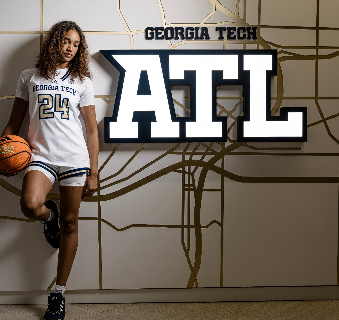 TaliaGoodmanWBB's tweet photo. NEWS: Rutgers transfer Antonia Bates has committed to Georgia Tech, her representative @JarvisJones1000 told @On3. 

The 6-3 senior averaged 2 ppg and 5 rpg this season. 

TRACKER: https://t.co/wYv1Ze6704 https://t.co/YJSaHE19i0