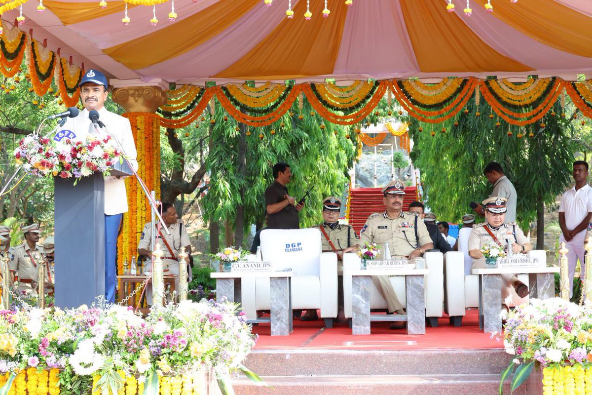 CVAnandIPS's tweet image. There was  the traditional farewell parade for the outgoing DGP Shivadhar Reddy and the parade is also to welcome the incoming DGP at the TG #police academy. Spoke briefly about the probable directions the department has to take in future to provide better safety and security to
