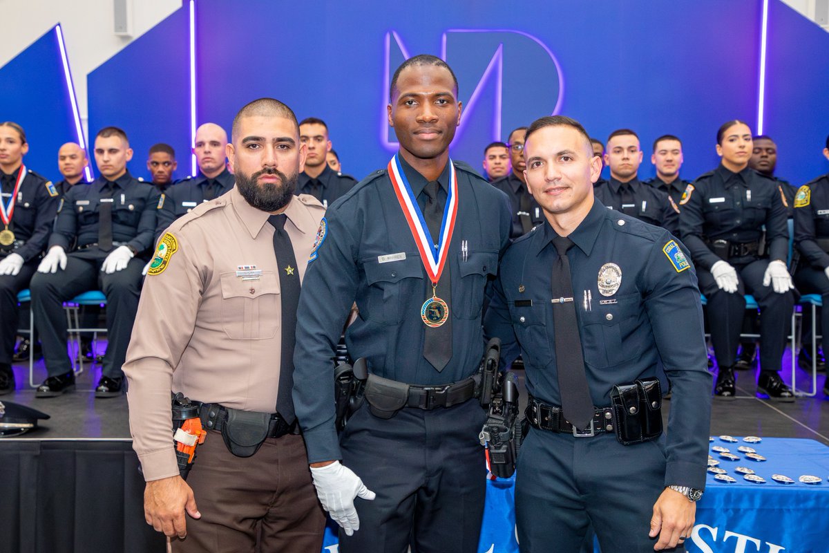 Miami Dade College tweet media