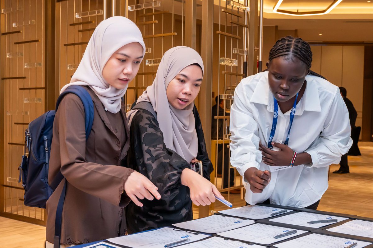 SPEtweets's tweet image. A student volunteer at an SPE workshop in Kuala Lumpur gained insights into marginal fields, cost optimization &amp;amp; real-world energy challenges.🌍

Events like these connect students to industry learning beyond the classroom.📊

Credit: Kawa Achuil

#WeAreSPE  #EnergyIndustry