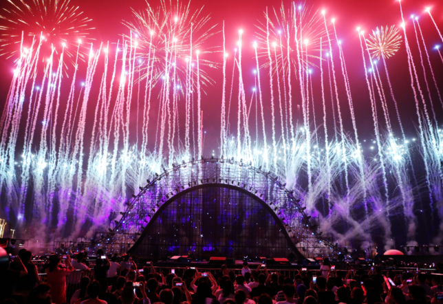 JiangLv4's tweet photo. In Shangli, known as the “hometown of fireworks,” a thousand-year tradition of pyrotechnic craftsmanship lives on. Tracing back to Li Tian of the Tang Dynasty, the art has evolved into a nationally recognized intangible cultural heritage. https://t.co/b5QRo348fX