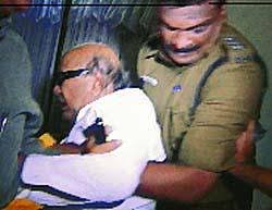 ameyahardas's tweet image. The CRPF needs to pick her up and throw into the Hoogly river...similar to how DMK clown 🤡 Karunanidhi was picked up by the Jayalalitha Police
