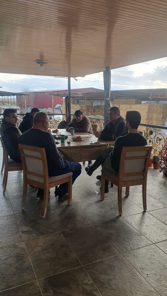 m_efenditarim's tweet photo. İlçe Müdürlüğümüz Veteriner Hekimleri tarafından üreticilerimize bilgilendirme çalışmaları devam etmektedir.
@tarimgovtr 
@denizliiltarim 
@mustafa_nevzatzayim https://t.co/zkA5VSCY6p