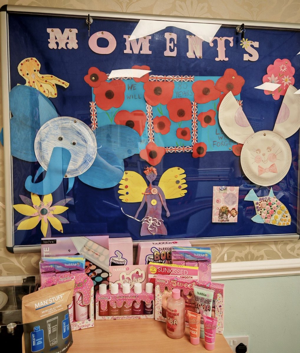 Summer_FieldsCH's tweet image. We have been inspired by the weather! Take a look at some of our bold and colourful summer artwork. We love getting creative in the sunshine #ArtWork #ArtTherapy #SummerIsComing #Wellbeing