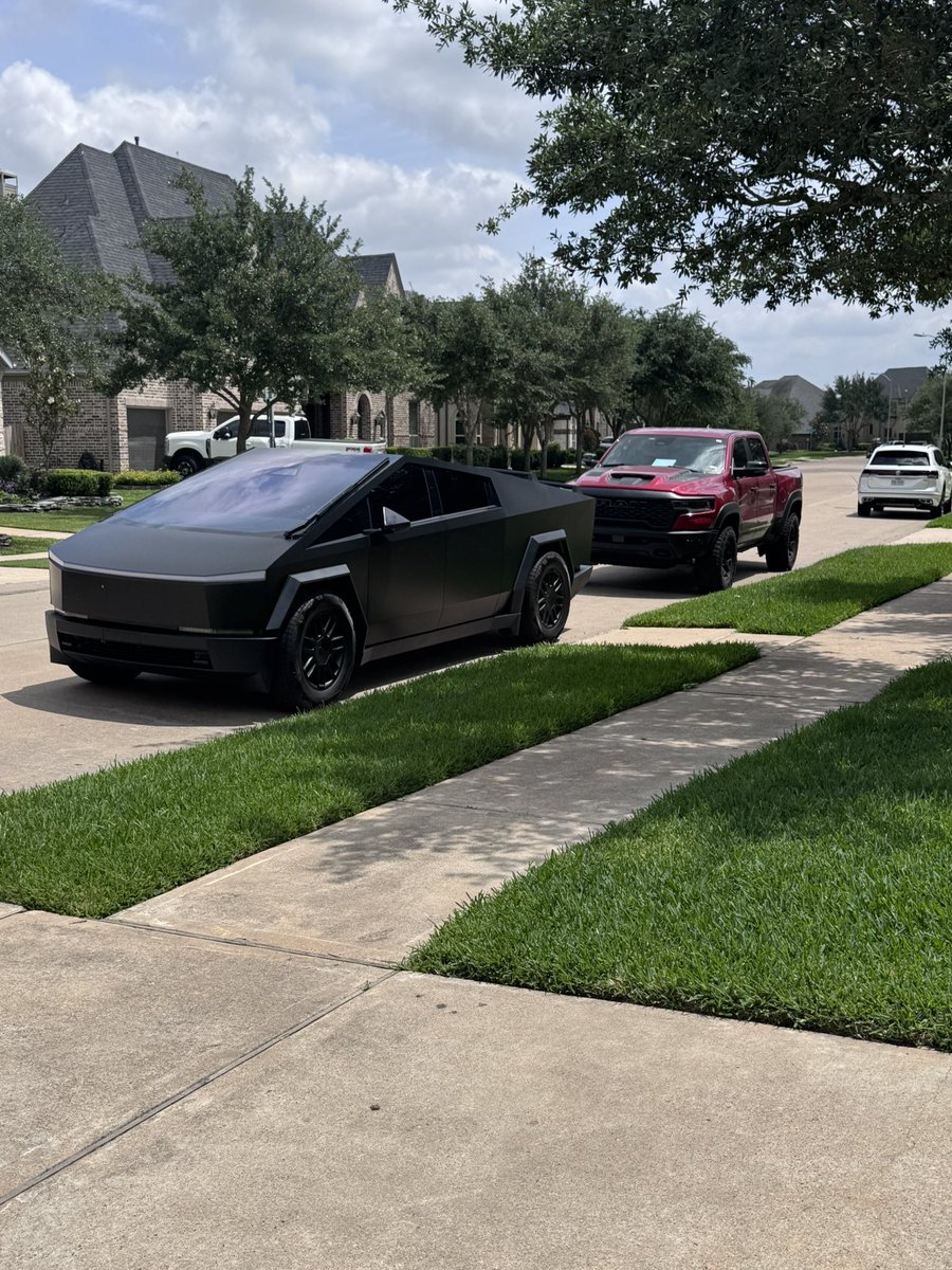 TeslaTravels tweet media