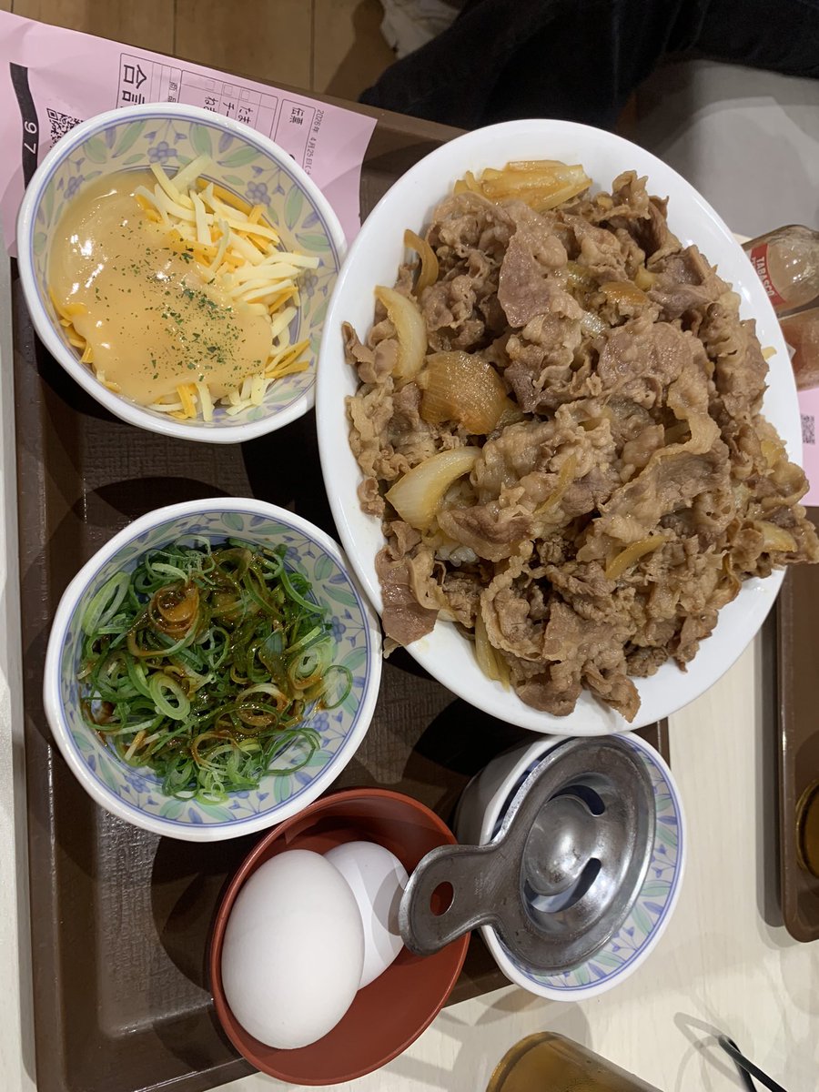 kirar7_7's tweet photo. こんなのを毎日食べてたらすぐ太る https://t.co/KP7IAPkF2B