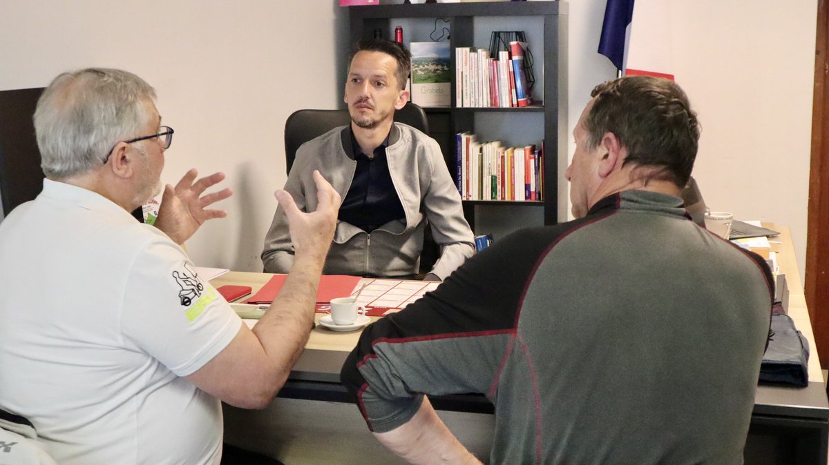 Sylv20CARRIERE's tweet photo. Échanges avec la @FFMC34 sur le contrôle technique moto, examiné prochainement en commission à l’Assemblée après une pétition citoyenne. 

Le message est clair : mesure coûteuse et peu utile. Les vraies solutions sont connues : formation, prévention, état et partage des routes. https://t.co/rGUxwQufLM