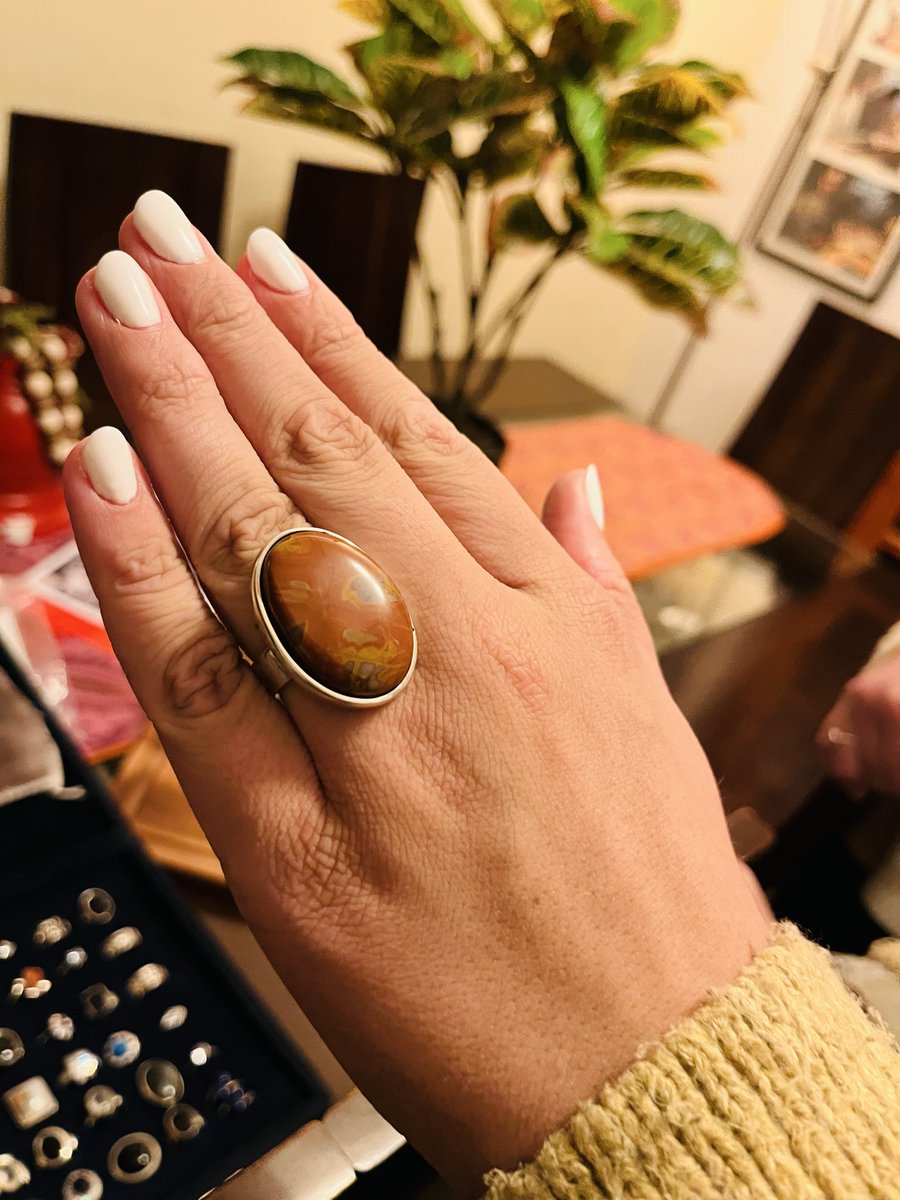 antonioaburtoc's tweet image. Anillos hermosos, hecho a mano con horas de dedicación.. 🫶🏽
Valores y detalles por interno 🤗🇨🇱💍

#hechoamano 
#Taller
#JoyasUnicas