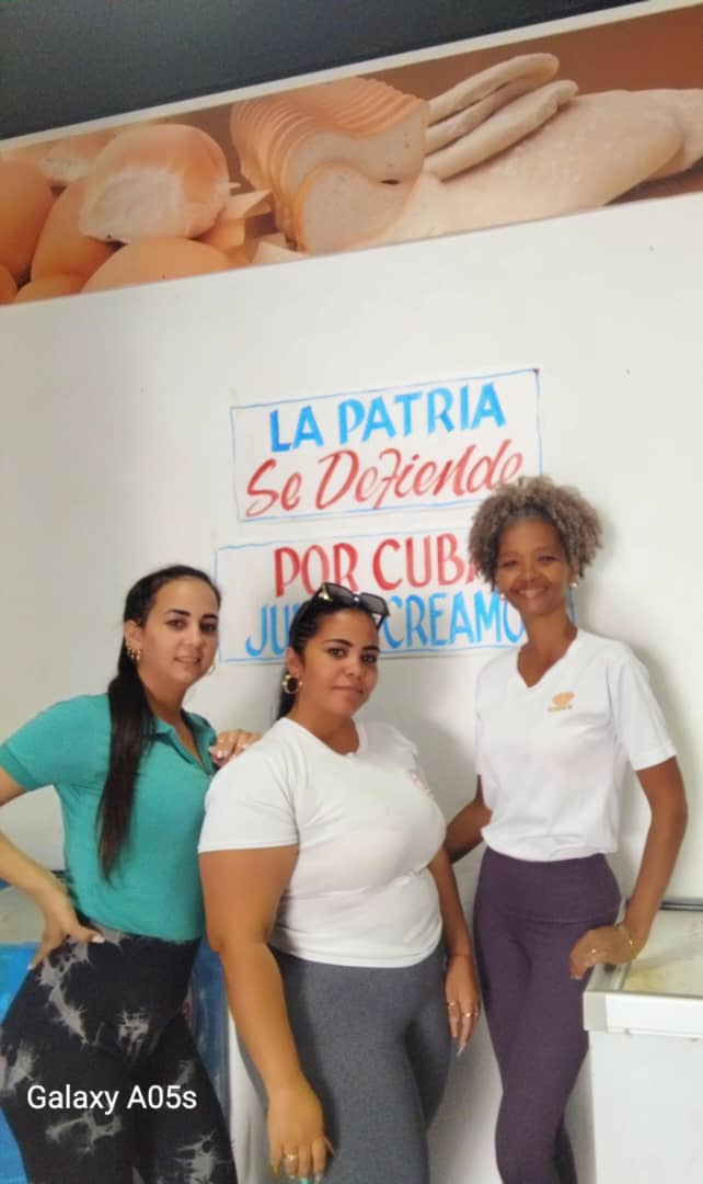 👉Desde el Mercado Garaita, ubicado en el SC Internacional, nos llegan imágenes de la preparación de su colectivo, para celebrar el #1Mayo 🇨🇺♥️
.
#GenteQueSuma 
#AlServicioDelPueblo
#LaPatriaSeDefiende
