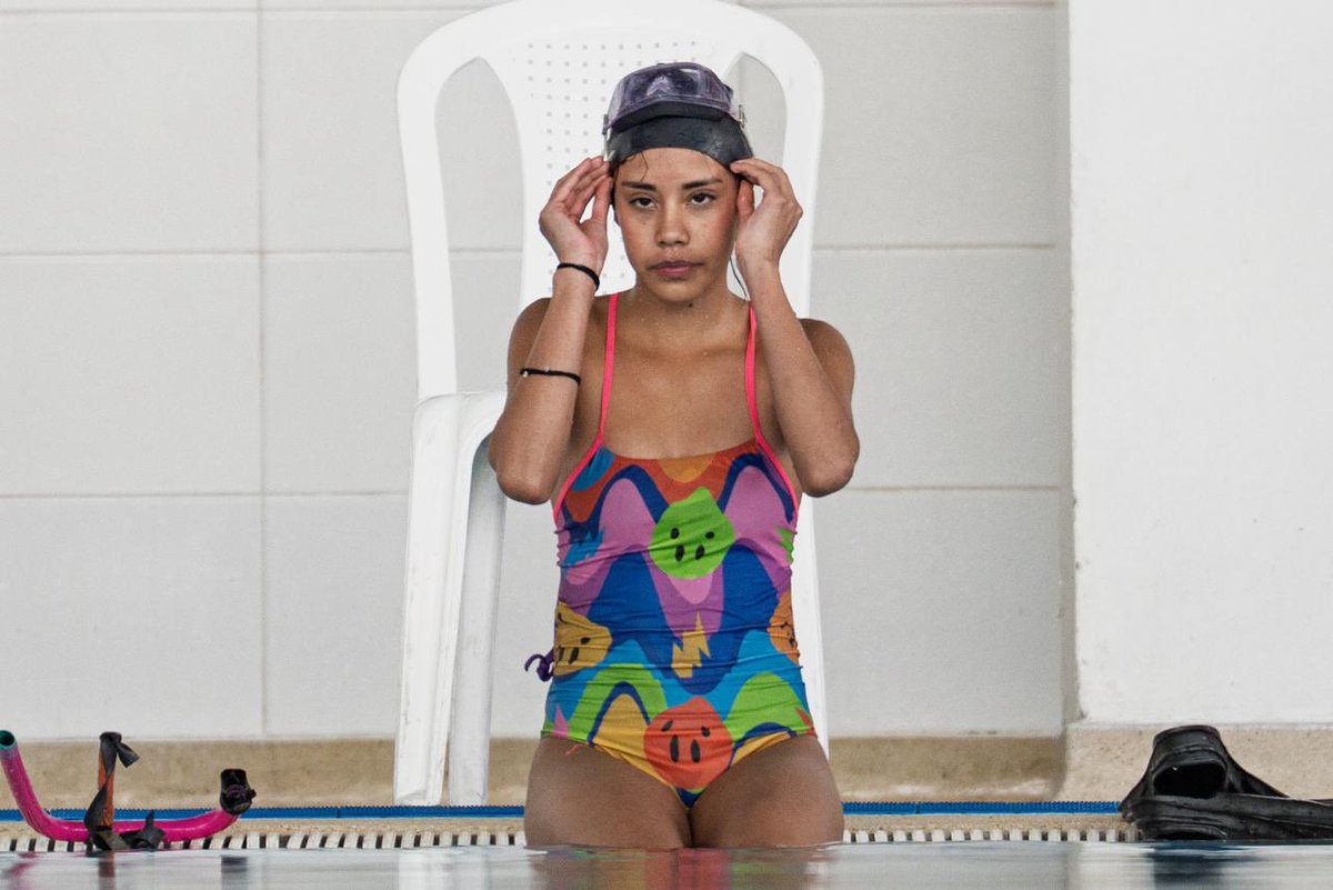IDRD's tweet photo. 🏊‍♂️✨ Se vivió el Festival de Natación Escolar JEC, un espacio que reúne a estudiantes de diferentes instituciones en torno al deporte, la formación y la proyección de nuevos talentos.

En piscina, niñas, niños y jóvenes demostraron su técnica y compromiso en cada prueba, avanzando en este proceso que fortalece el deporte escolar en la ciudad 💪🌊

#AquíSíPasa Bogotá, mi ciudad, mi casa
