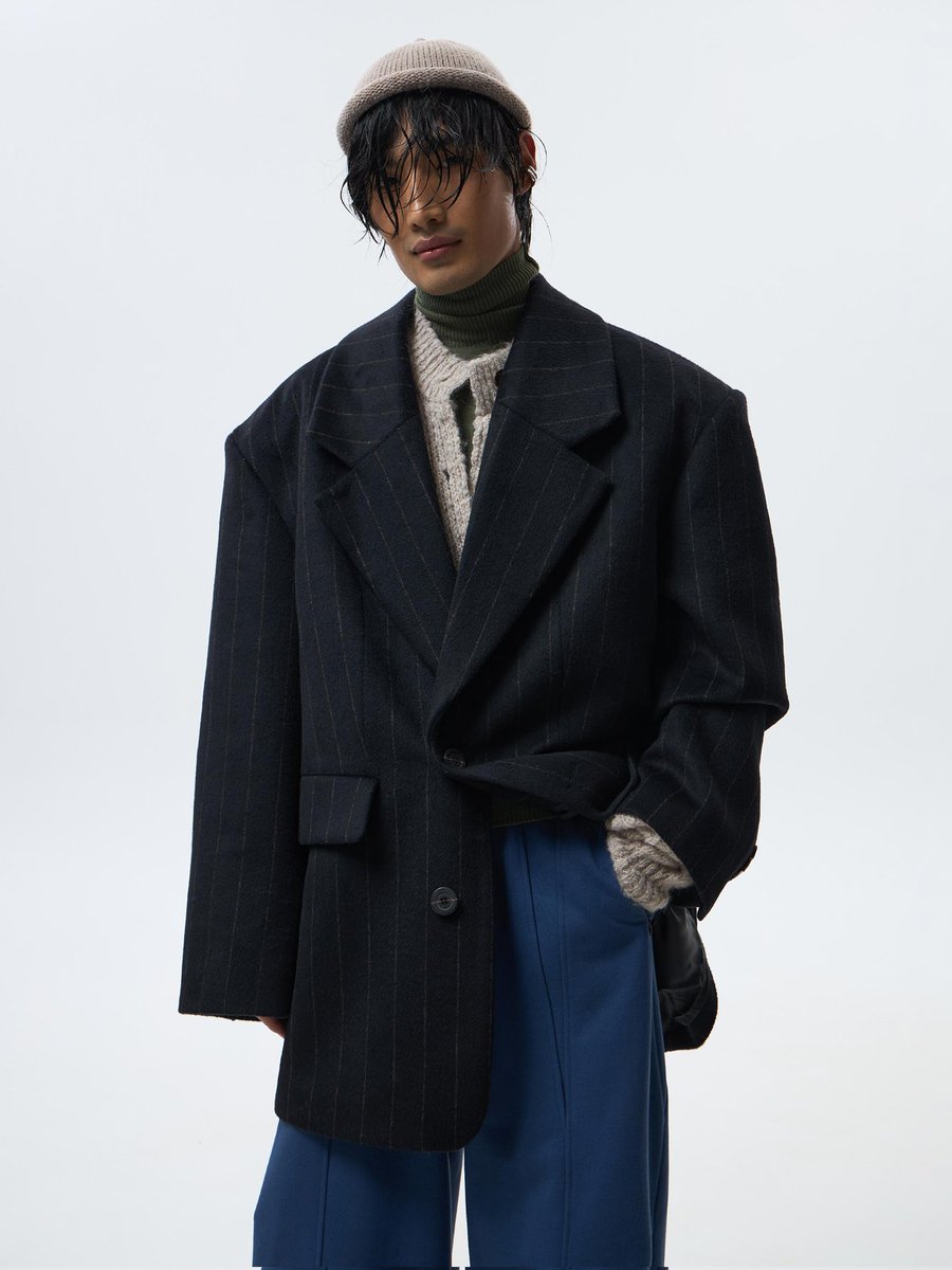 4AAAAart's tweet photo. New clothing brand I discovered:

Mama Razreshila. A Russian brand known for its oversized silhouettes and distinct tailoring* 🇷🇺 https://t.co/sGGJ3uwnoB