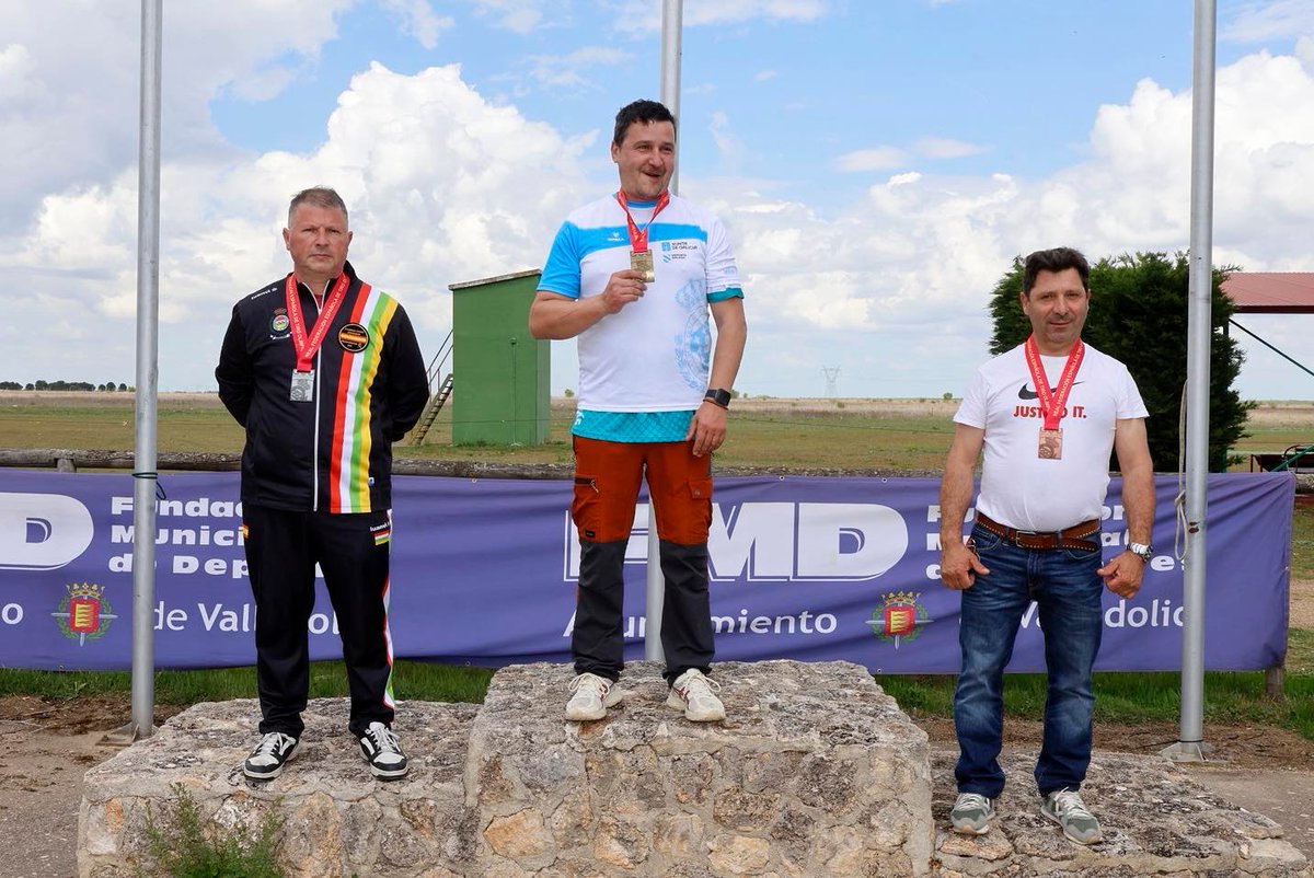 rfedeto's tweet image. 4️⃣ Categoría

🥇 LÓPEZ BELTRÁN, Iván (GAL) 175
🥈 GÓMEZ, Ricardo (RIO) 172
🥉 OLANDIA, Javier (CAL) 127

♂️ Veterano

🥇 OTERO, Isaac (GAL) 187
🥈 FERNÁNDEZ, Luis Adriano (CAL) 186
🥉 CURTO, Sílver (CAT) 185

#FosoUniversal #escopeta #shotgun