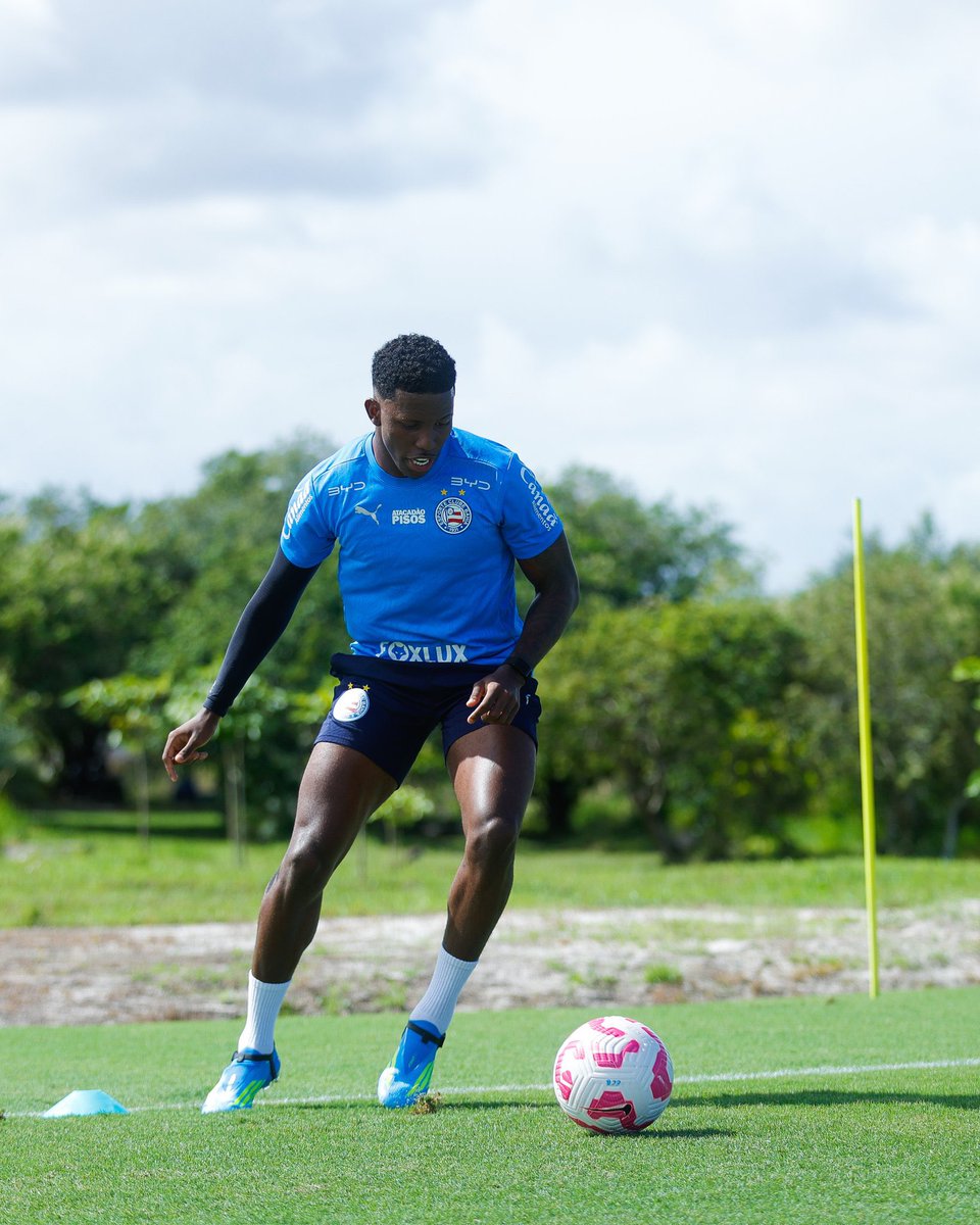 Yuri Santana tweet media