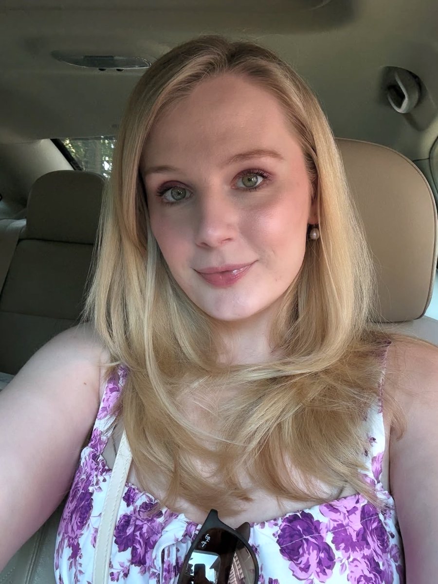 mariacopel5's tweet image. Happy Thursday! I can’t believe how fast the weeks are flying by! It’s crazy! What are your weekend plans? 🙂
-
#selfie #selfietime