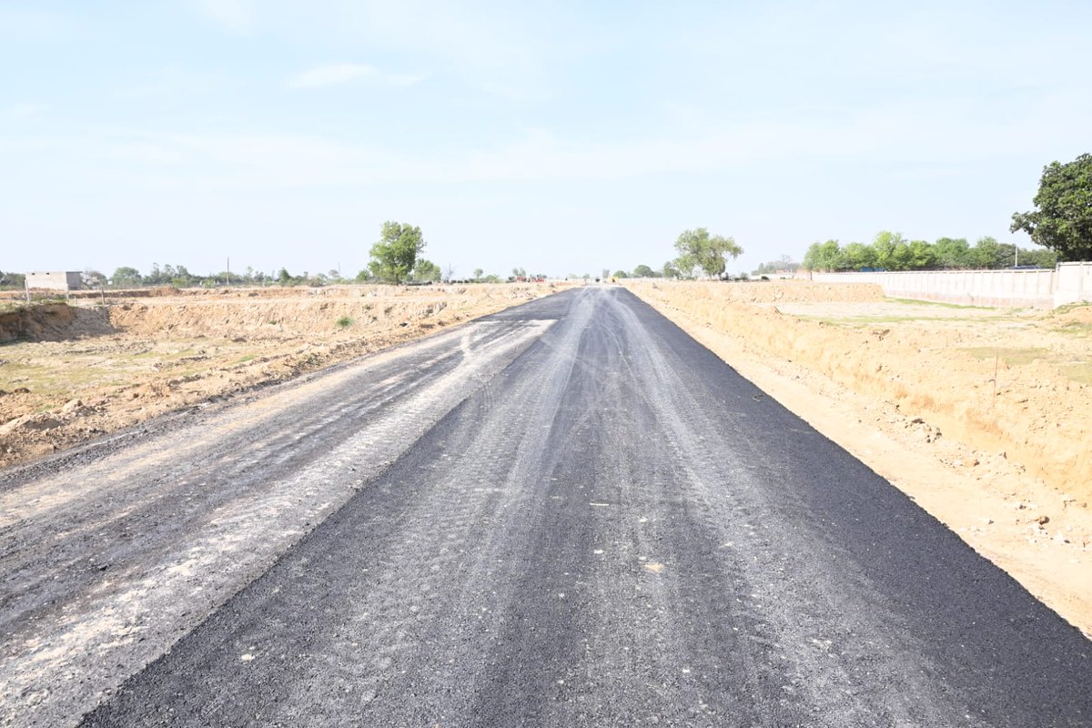 ayodhyadevauth's tweet image. अयोध्या में हरियाली व फिटनेस को बढ़ावा 🌿

अयोध्या विकास प्राधिकरण द्वारा वशिष्टकुंड योजना के पार्क (G-9, G-11, G-14) का ₹93.72 लाख से विकास।

ओपन जिम, वॉकिंग ट्रैक व प्ले एरिया के साथ बनेंगे ग्रीन फिटनेस ज़ोन।

#अयोध्या #GreenAyodhya #SmartCity