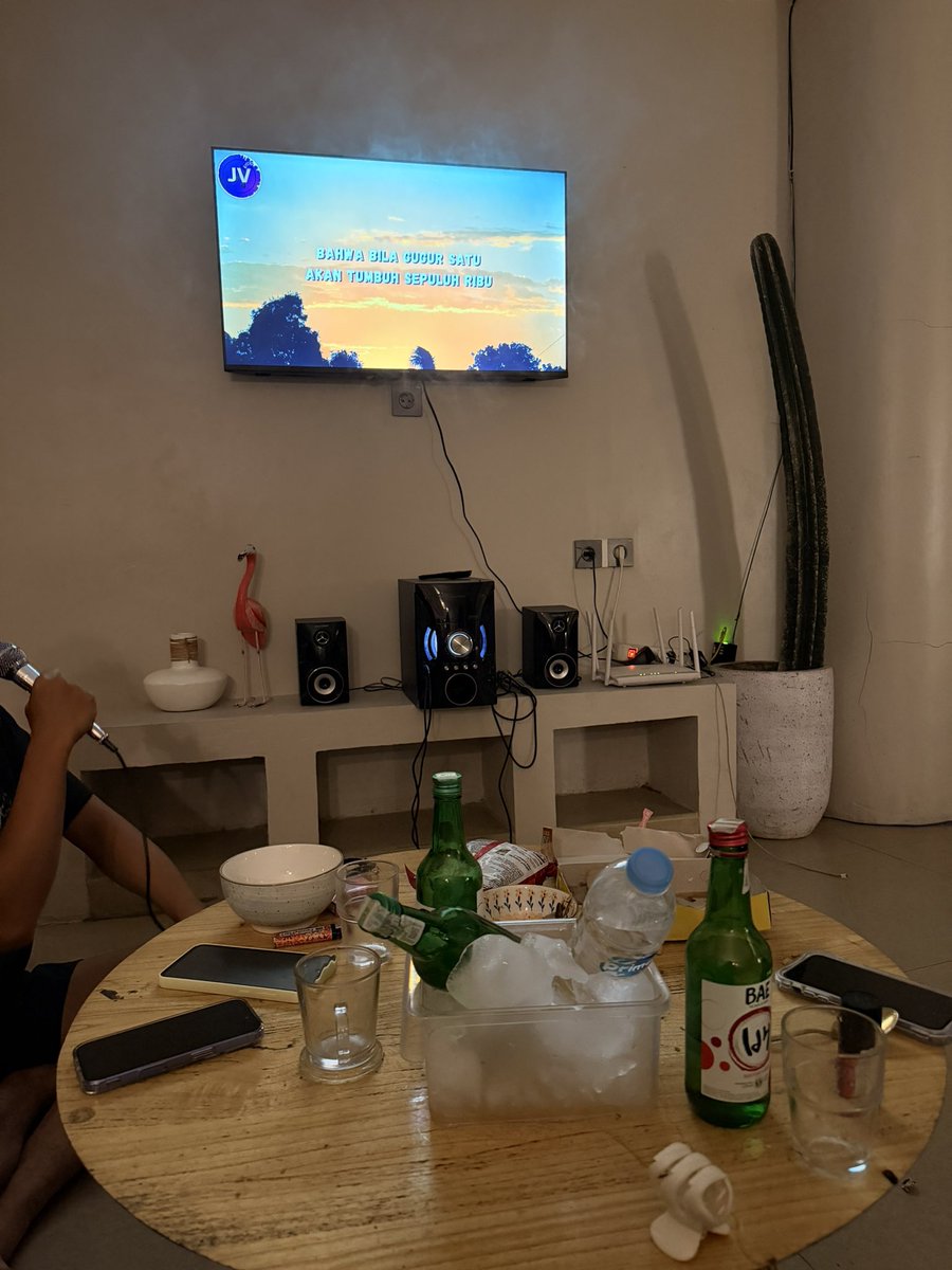 🌻анастя tweet media