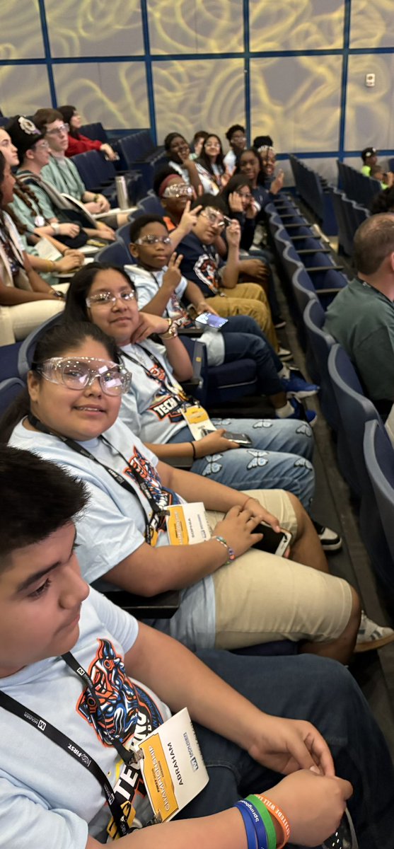 KLZscience's tweet photo. Techno Tigers attended the FLL Championships in Houston! Thank you to the ambassadors for our tour!  We learned so much and can’t wait to take it back to practice! @aliefstem @AliefScience @dr_angie1424 @KLZ_PrincTukes https://t.co/IncK999cmh