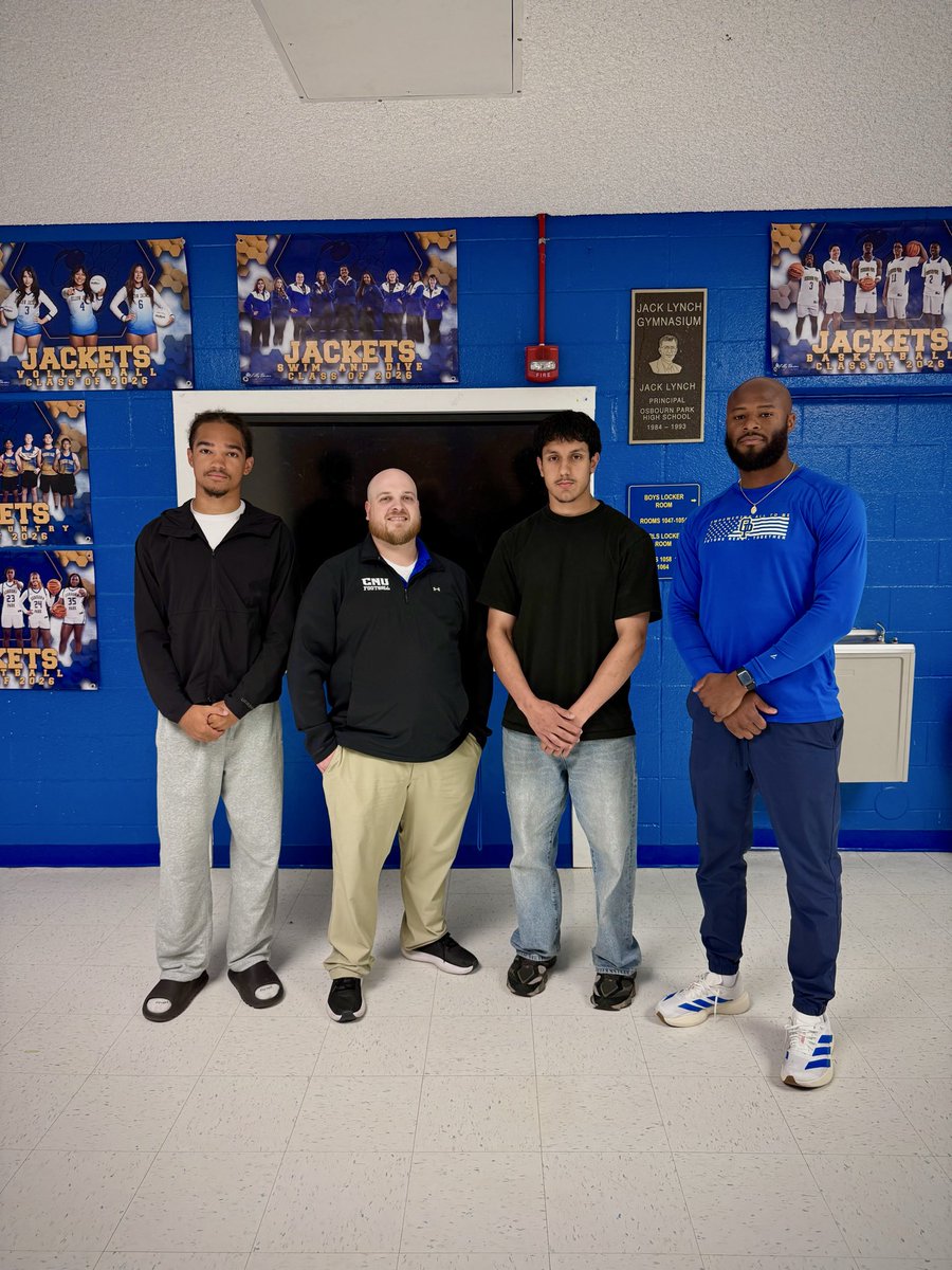 _Holland86's tweet photo. Appreciate @coachatsmith for stopping by The Park! 🫡 https://t.co/nt79BS8iC8